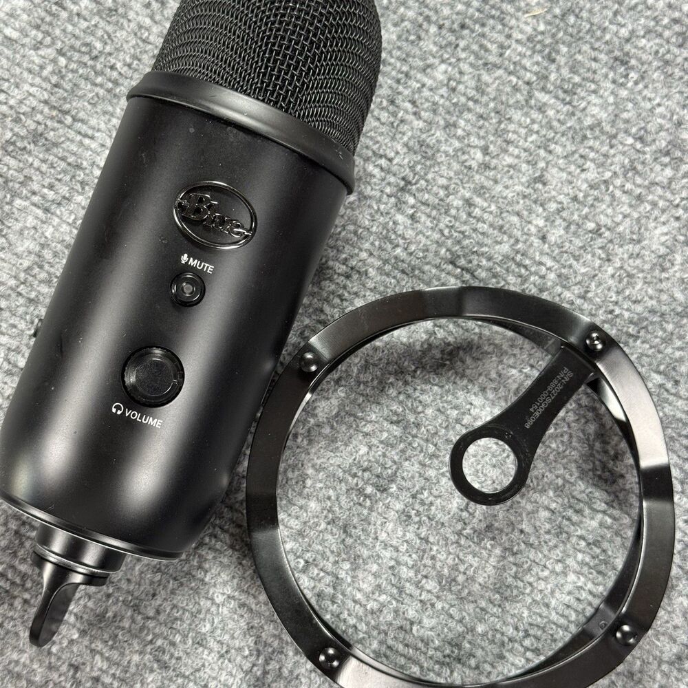 BLUE Microphone 888-000296 with stand/base & USB Wire Connector Black
